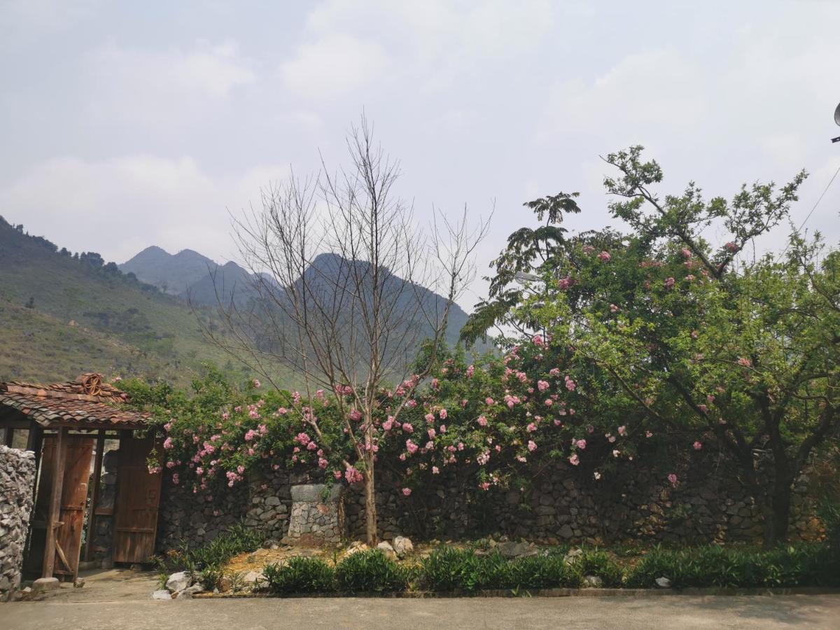 Lo Lo Homestay & Cafe Meo Vac Exterior foto